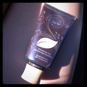 Light medium honey Tarte foundation
